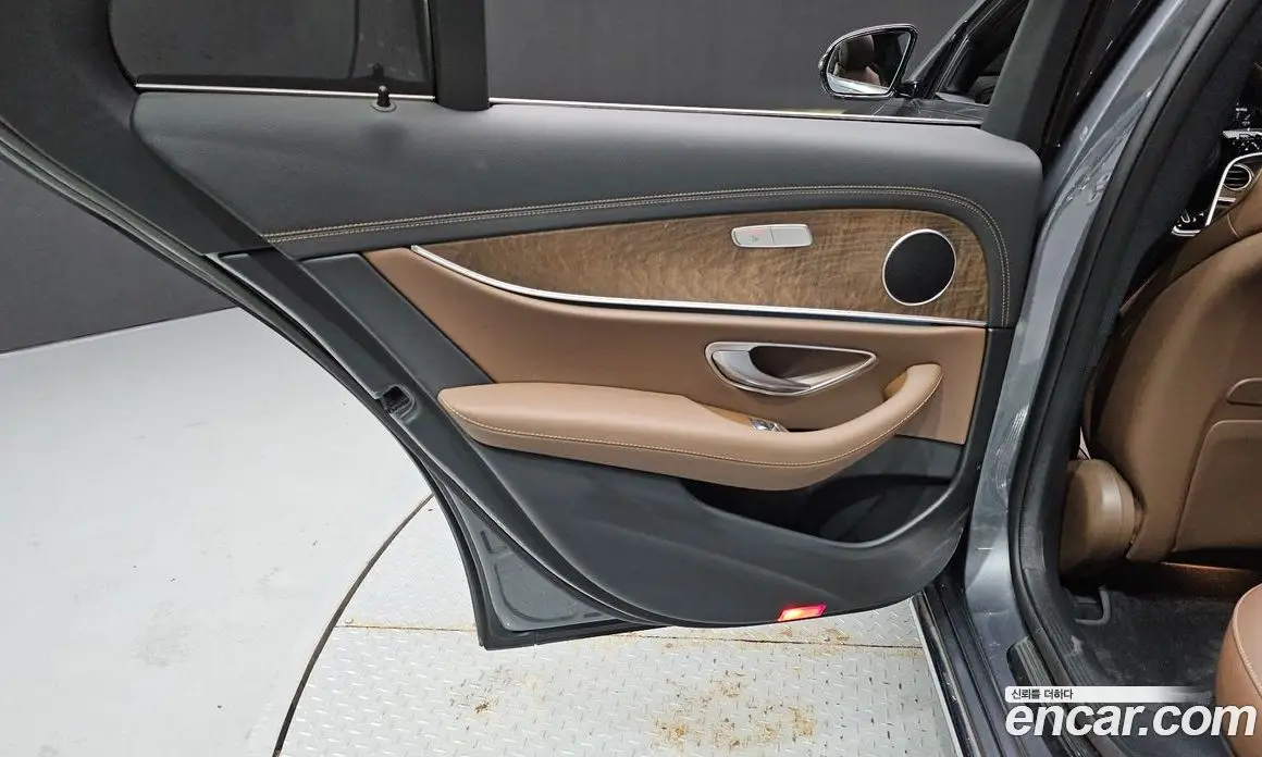 Mercedes-Benz E-Class 2022 2.0 автомат (гидро), фото 14