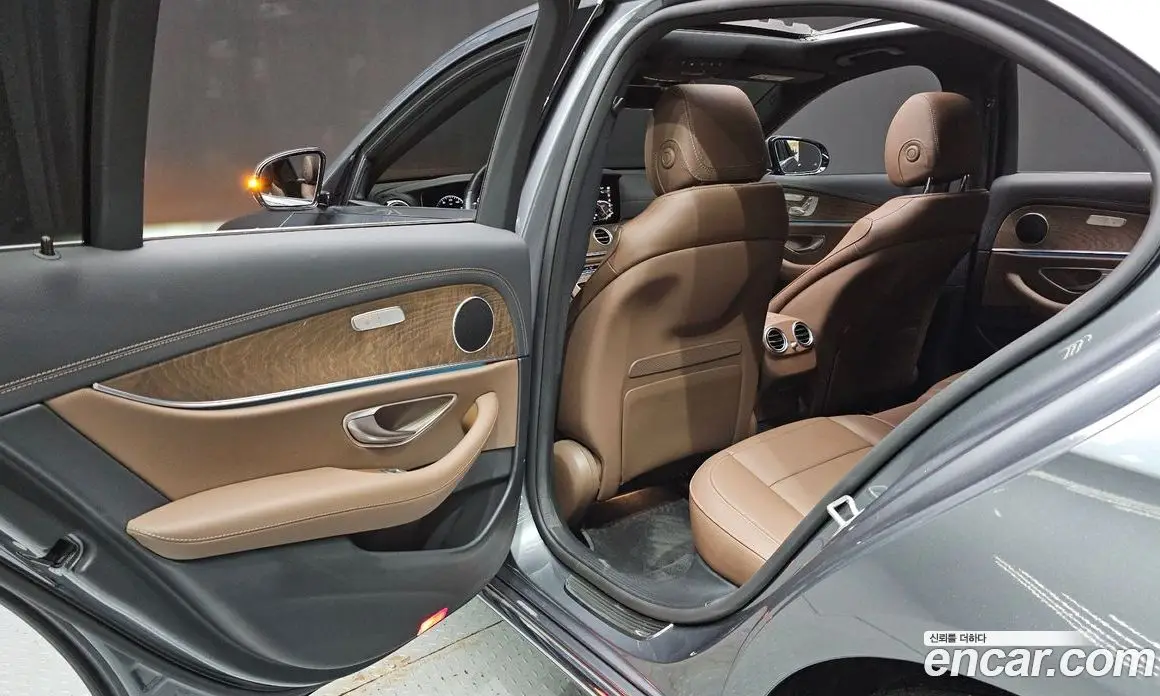 Mercedes-Benz E-Class 2022 2.0 автомат (гидро), фото 15