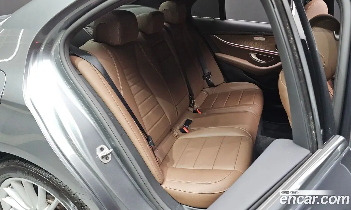 Mercedes-Benz E-Class 2022 2.0 автомат (гидро), фото 16