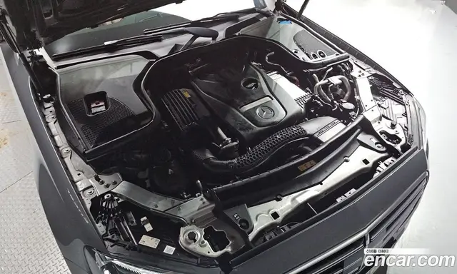 Mercedes-Benz E-Class 2022 2.0 автомат (гидро), миниатюра 5