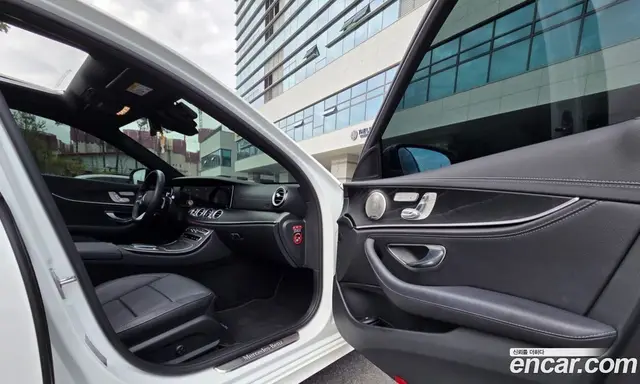 Mercedes-Benz E-Class 2022 1.9 автомат (гидро), миниатюра 12