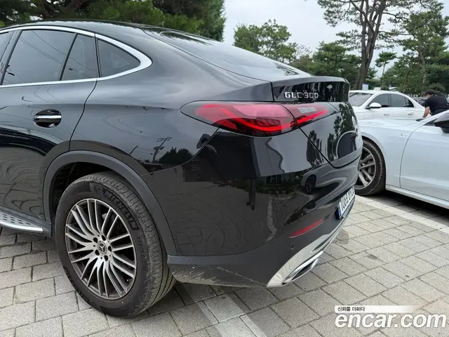 Mercedes-Benz GLC-Class 2024 2.0 автомат (гидро), миниатюра 2
