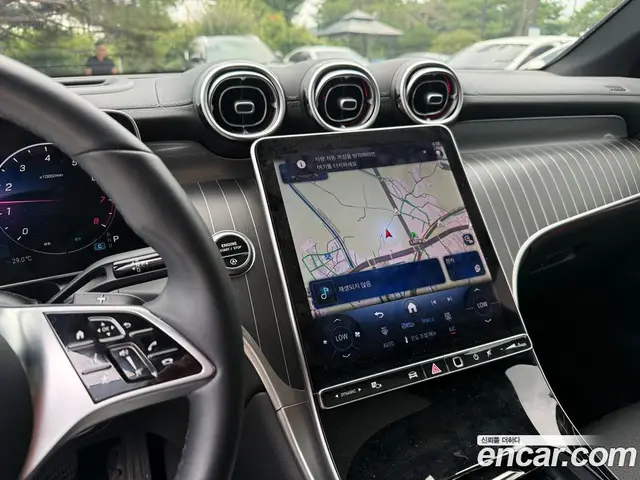 Mercedes-Benz GLC-Class 2024 2.0 автомат (гидро), миниатюра 9