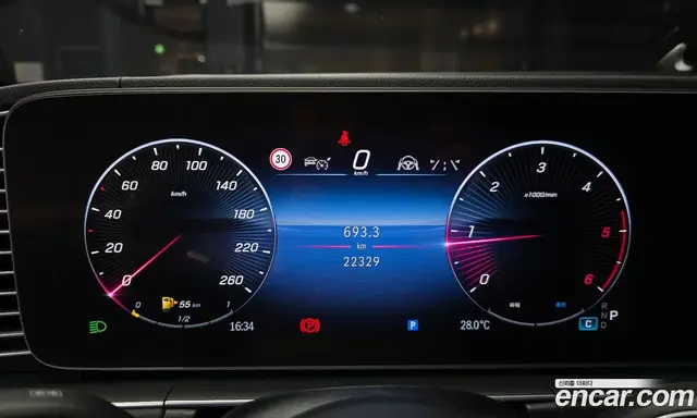 Mercedes-Benz GLE-Class 2024 3.0 автомат (гидро), миниатюра 11