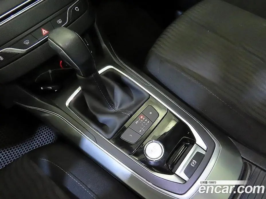 Peugeot 308 2015 2.0 автомат (гидро), фото 12 Peugeot 308 2015 2.0 автомат (гидро), фото 12