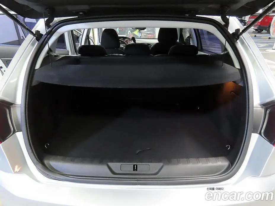 Peugeot 308 2015 2.0 автомат (гидро), фото 17 Peugeot 308 2015 2.0 автомат (гидро), фото 17