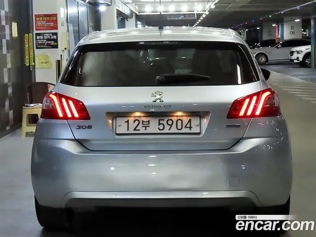 Peugeot 308 2015 2.0 автомат (гидро), миниатюра 4 Peugeot 308 2015 2.0 автомат (гидро), миниатюра 4