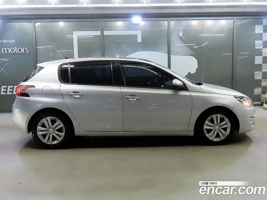 Peugeot 308 2015 2.0 автомат (гидро), фото 5 Peugeot 308 2015 2.0 автомат (гидро), фото 5