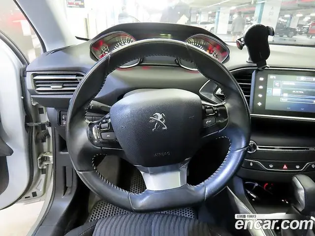 Peugeot 308 2015 2.0 автомат (гидро), миниатюра 8 Peugeot 308 2015 2.0 автомат (гидро), миниатюра 8