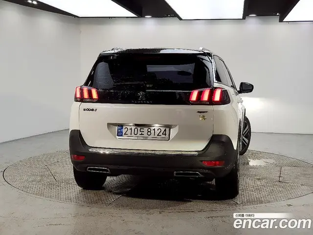 Peugeot 5008 2018 2.0 автомат (гидро), миниатюра 3