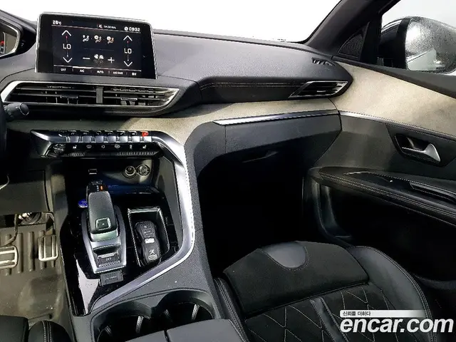 Peugeot 5008 2018 2.0 автомат (гидро), миниатюра 9