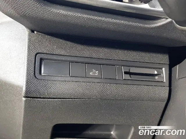 Peugeot 5008 2018 2.0 автомат (гидро), миниатюра 10