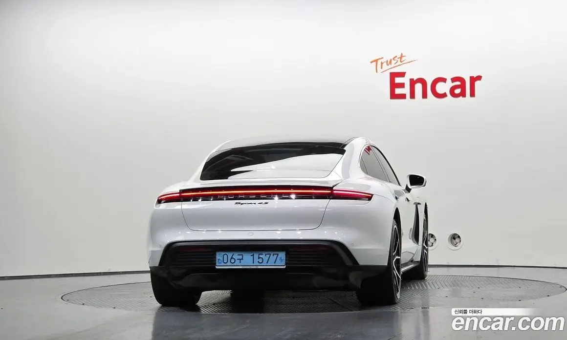 Porsche Taycan 2023 0.1 автомат (гидро), фото 4