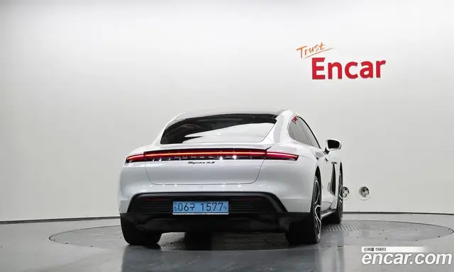 Porsche Taycan 2023 0.1 автомат (гидро), миниатюра 4