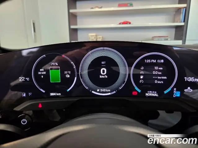Porsche Taycan 2025 0.1 автомат (гидро), миниатюра 8