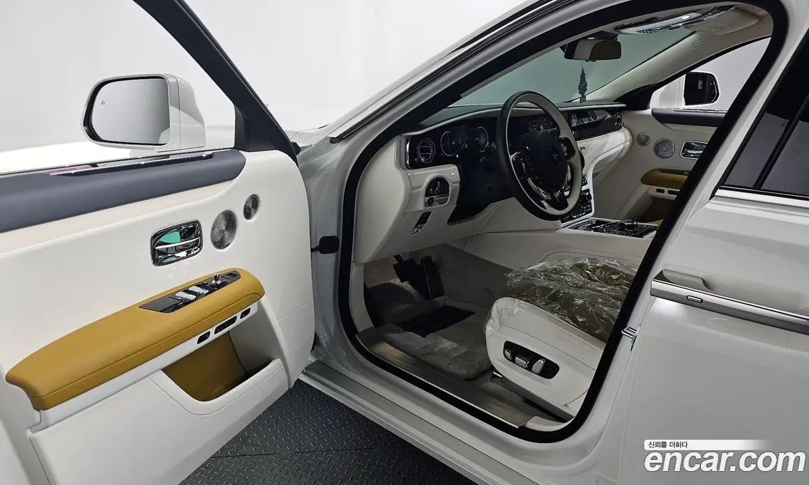 Rolls-Royce Ghost 2025 6.8 автомат (гидро), фото 13