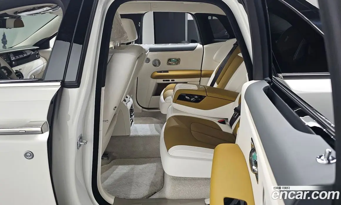 Rolls-Royce Ghost 2025 6.8 автомат (гидро), фото 17