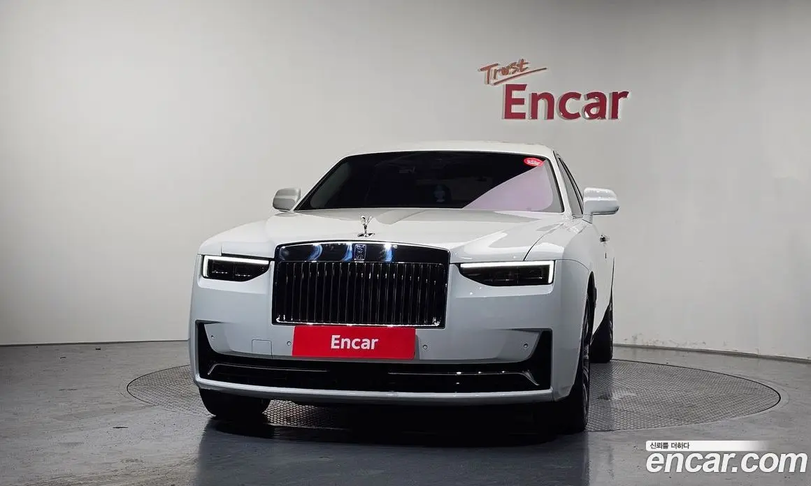 Rolls-Royce Ghost 2025 6.8 автомат (гидро), фото 3