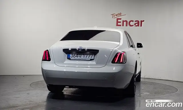 Rolls-Royce Ghost 2025 6.8 автомат (гидро), миниатюра 4