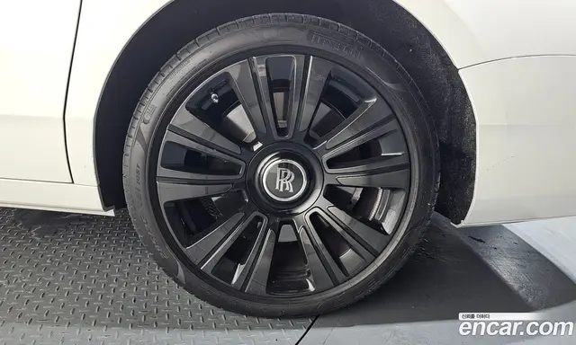 Rolls-Royce Ghost 2025 6.8 автомат (гидро), миниатюра 7