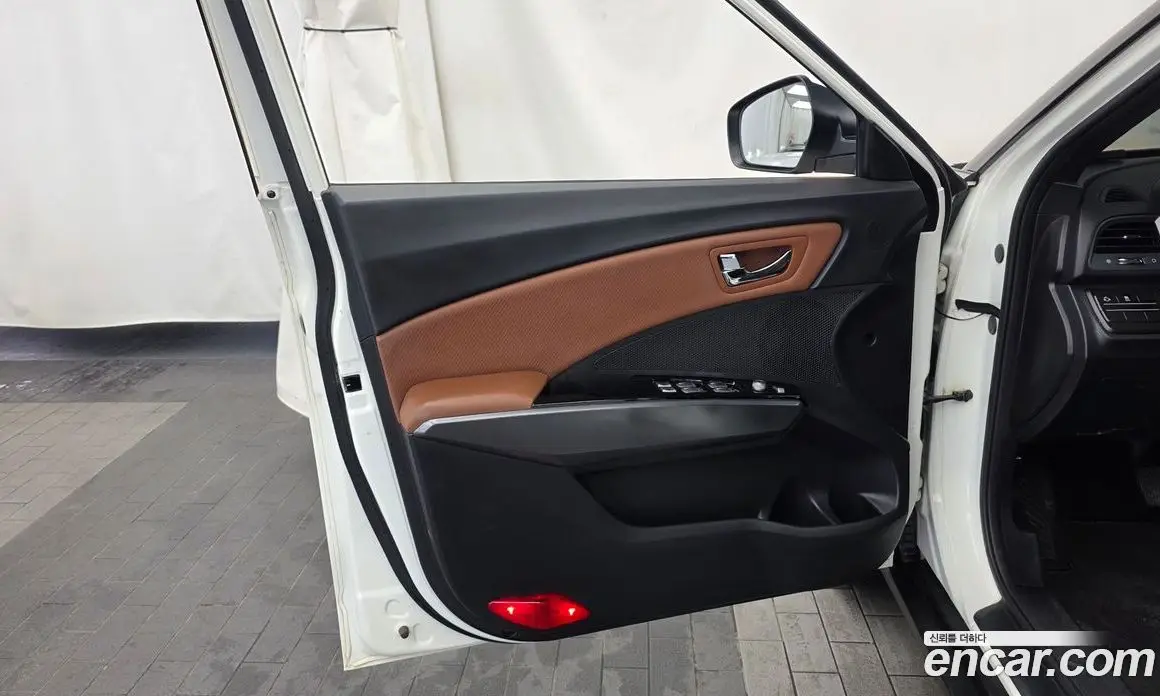 SsangYong TIBOLI 2018 1.6 автомат (гидро), фото 14