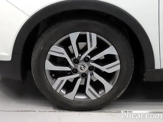 SsangYong TIBOLI 2018 1.6 автомат (гидро), миниатюра 5