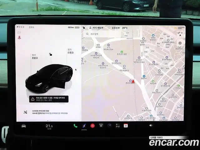 Tesla Model 3 2022 1.0 автомат (гидро), миниатюра 11