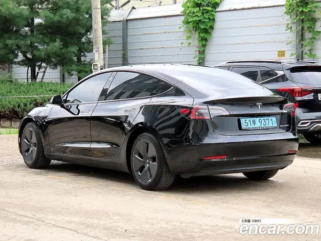 Tesla Model 3 2022 1.0 автомат (гидро), миниатюра 3