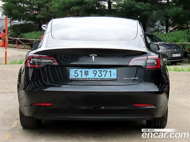 Tesla Model 3 2022 1.0 автомат (гидро), миниатюра 4