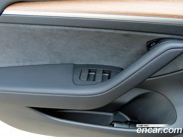 Tesla Model 3 2022 1.0 автомат (гидро), миниатюра 10
