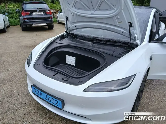Tesla Model 3 2024 0.2 автомат (гидро), миниатюра 5