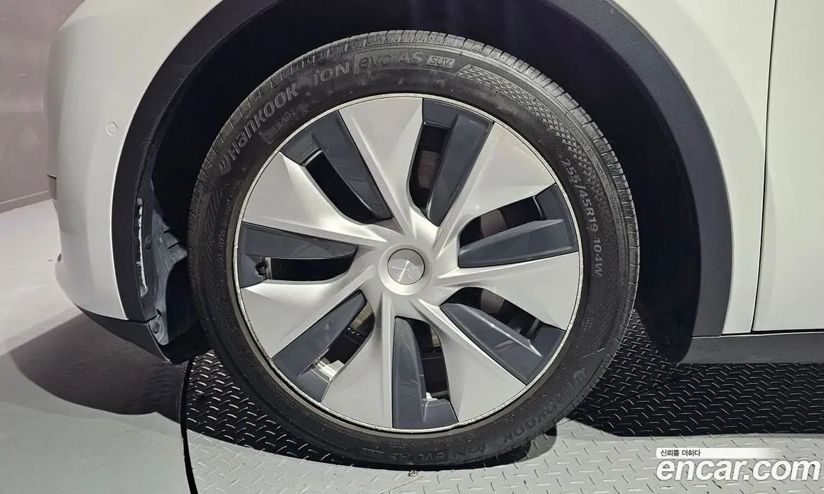 Tesla Model Y 2021 0.2 автомат (гидро), фото 5