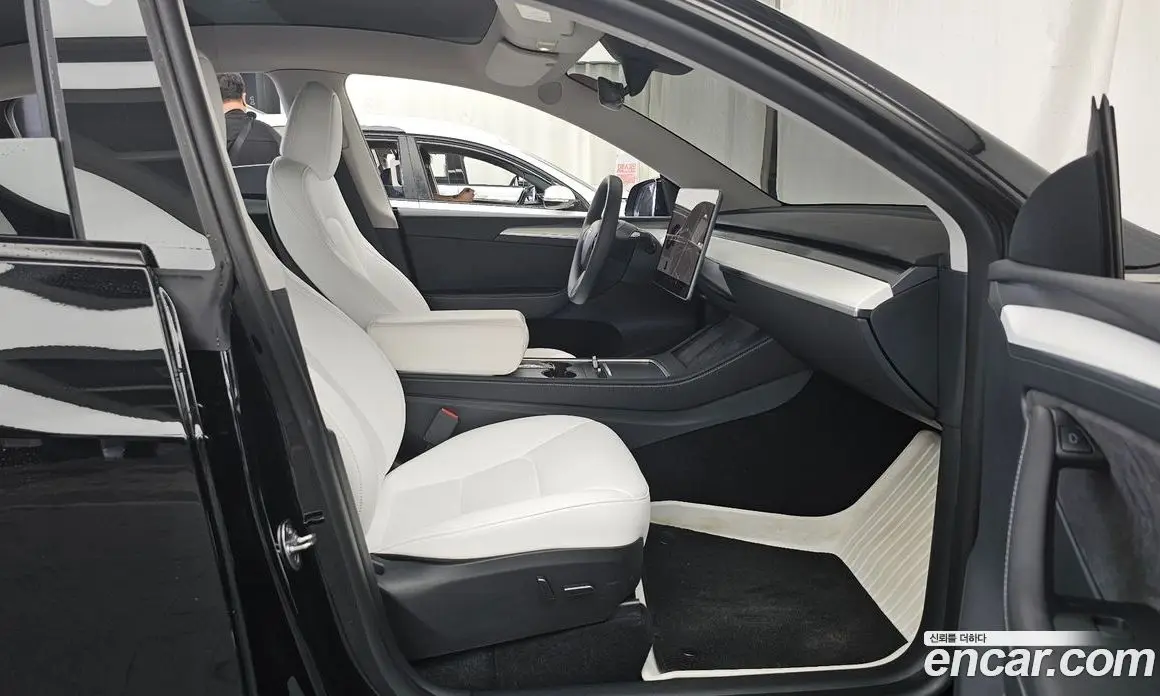 Tesla Model Y 2024 0.2 автомат (гидро), фото 17