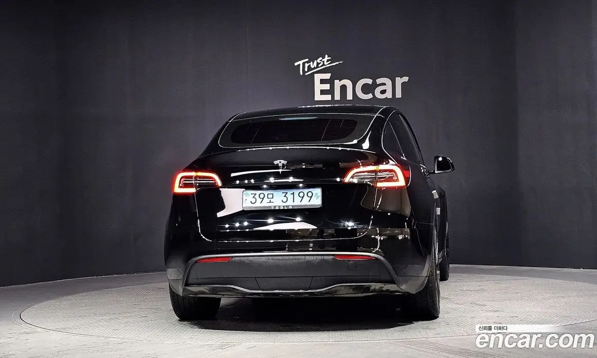 Tesla Model Y 2024 0.2 автомат (гидро), фото 4