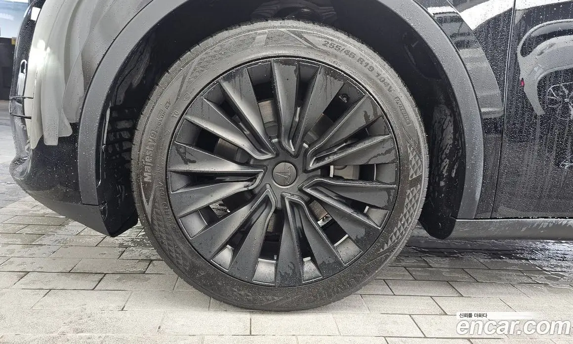 Tesla Model Y 2024 0.2 автомат (гидро), фото 5