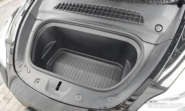 Tesla Model Y 2024 0.2 автомат (гидро), миниатюра 6