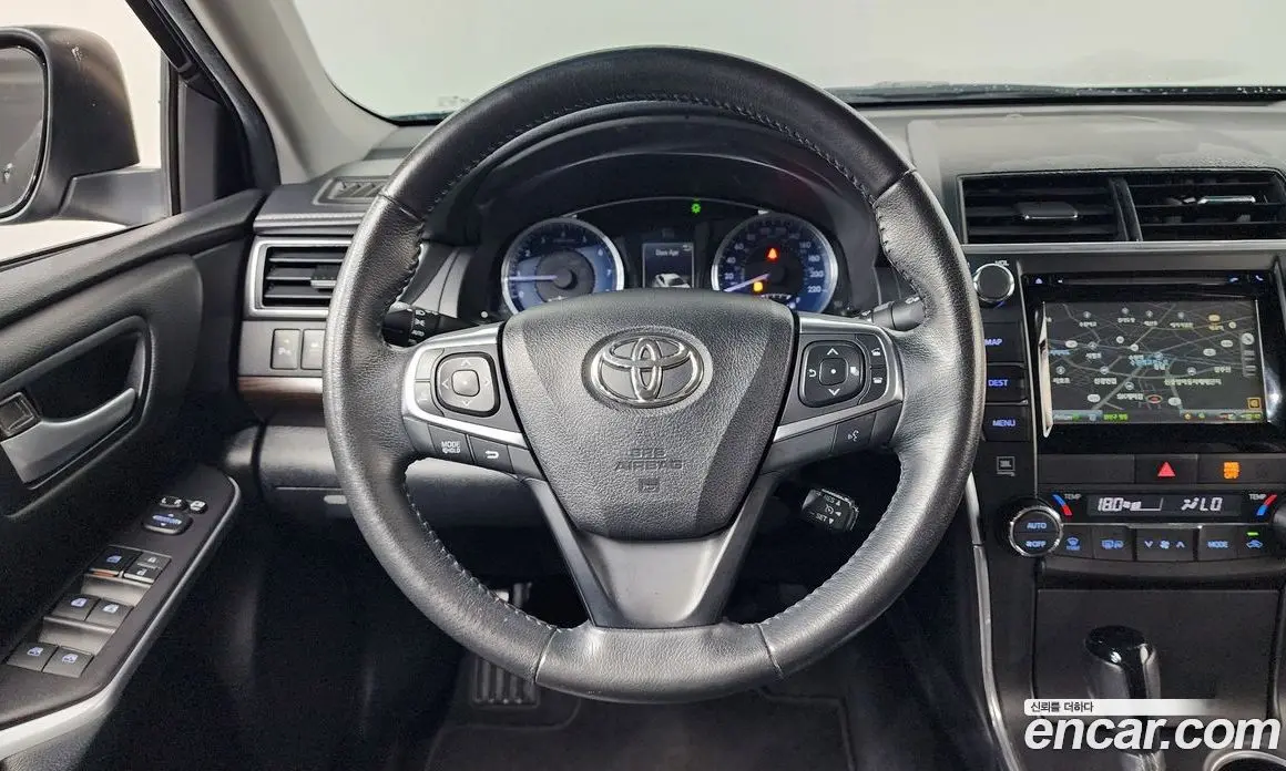 Toyota Camry 2015 2.5 автомат (гидро), фото 13