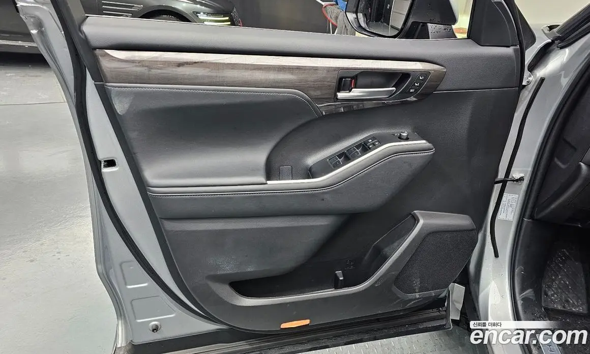 Toyota Highlander 2023 2.5 автомат (гидро), фото 14