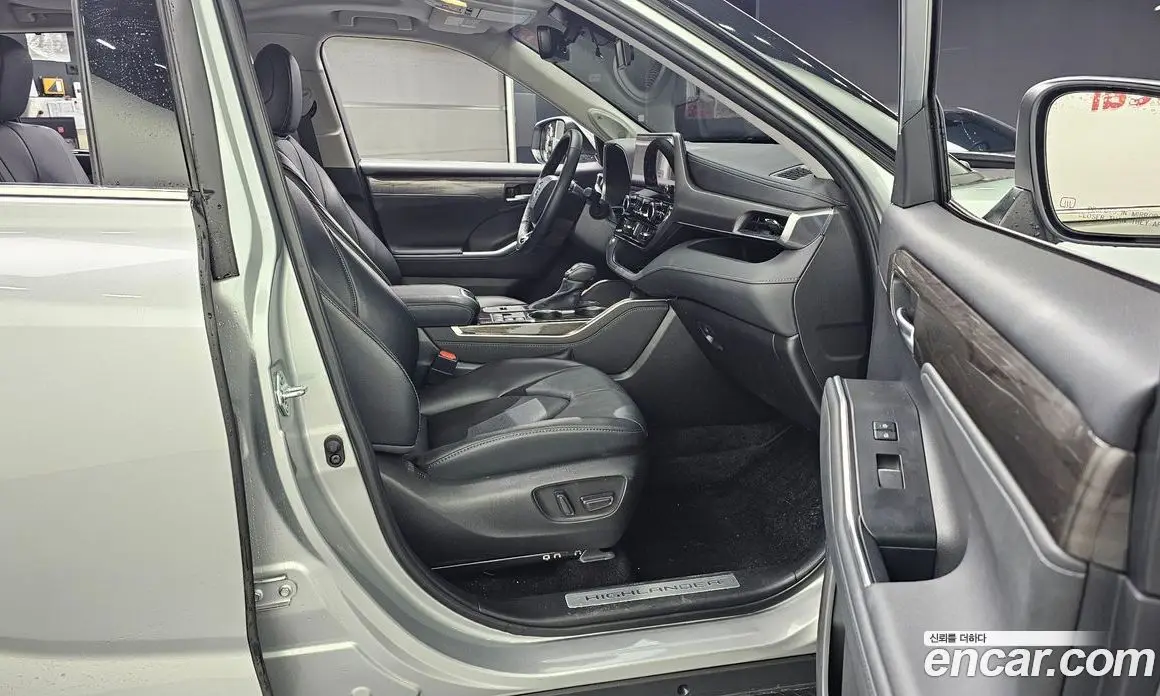 Toyota Highlander 2023 2.5 автомат (гидро), фото 16
