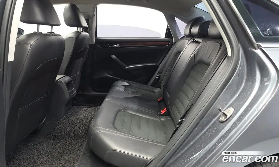 Volkswagen Passat 2012 2.0 автомат (гидро), фото 12