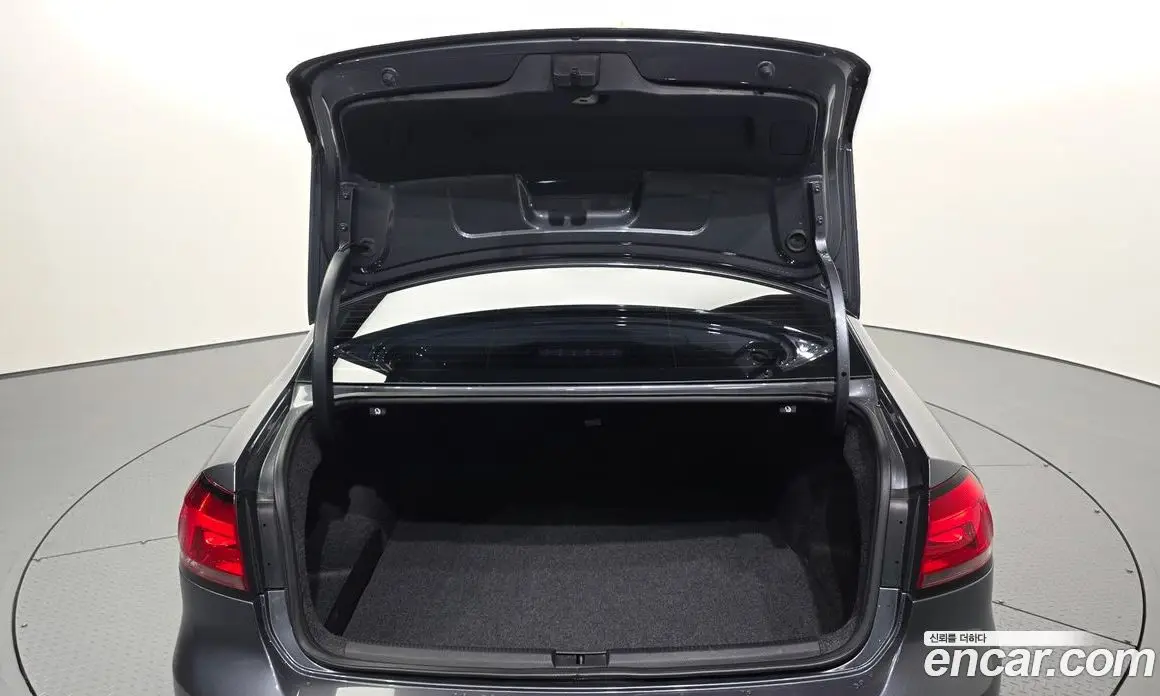 Volkswagen Passat 2012 2.0 автомат (гидро), фото 20