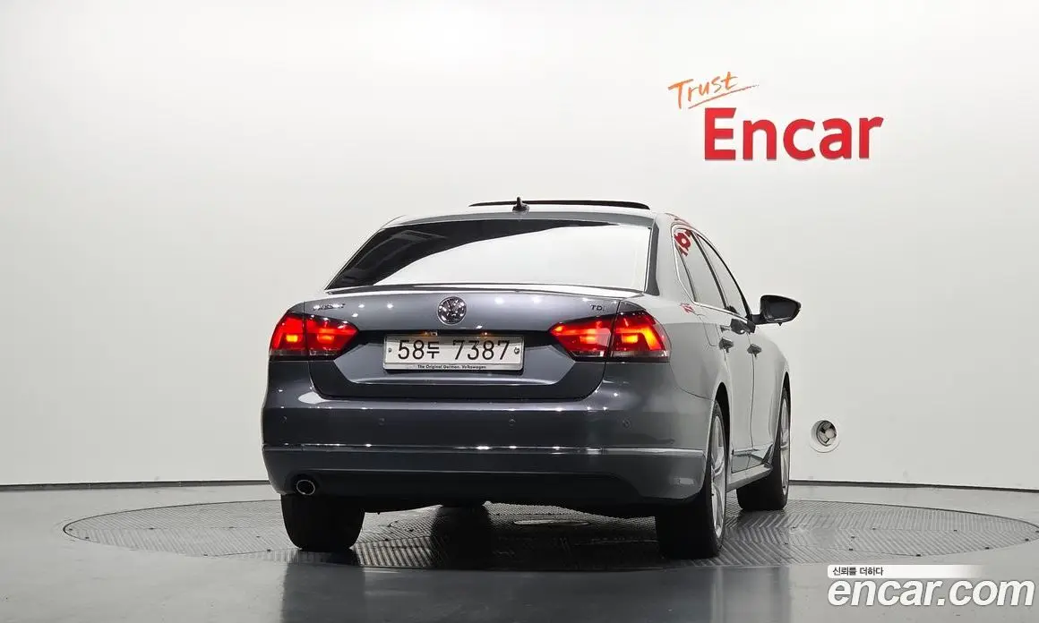 Volkswagen Passat 2012 2.0 автомат (гидро), фото 4