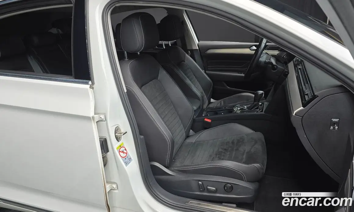 Volkswagen Passat 2021 2.0 автомат (гидро), фото 17