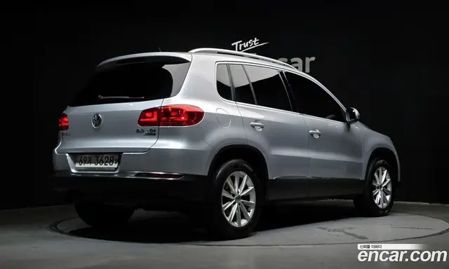 Volkswagen Tiguan 2015 2.0 автомат (гидро), миниатюра 2