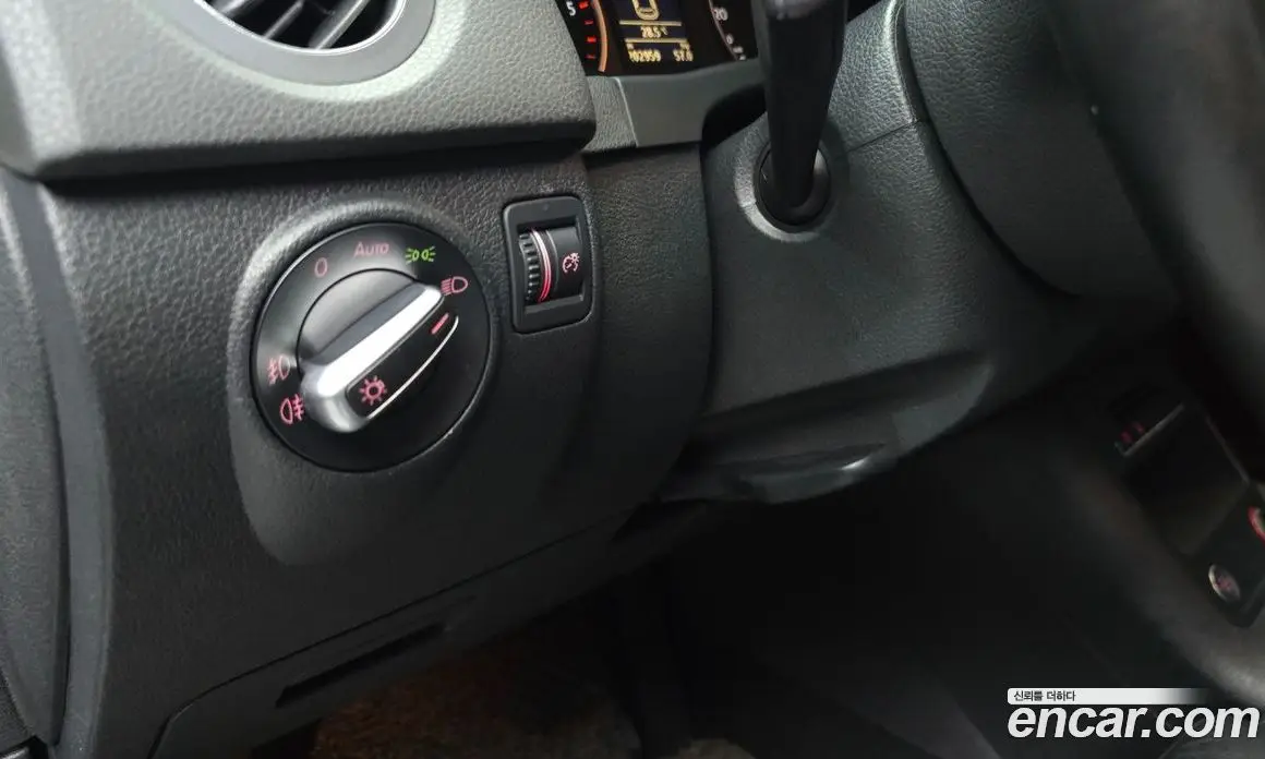 Volkswagen Tiguan 2015 2.0 автомат (гидро), фото 18