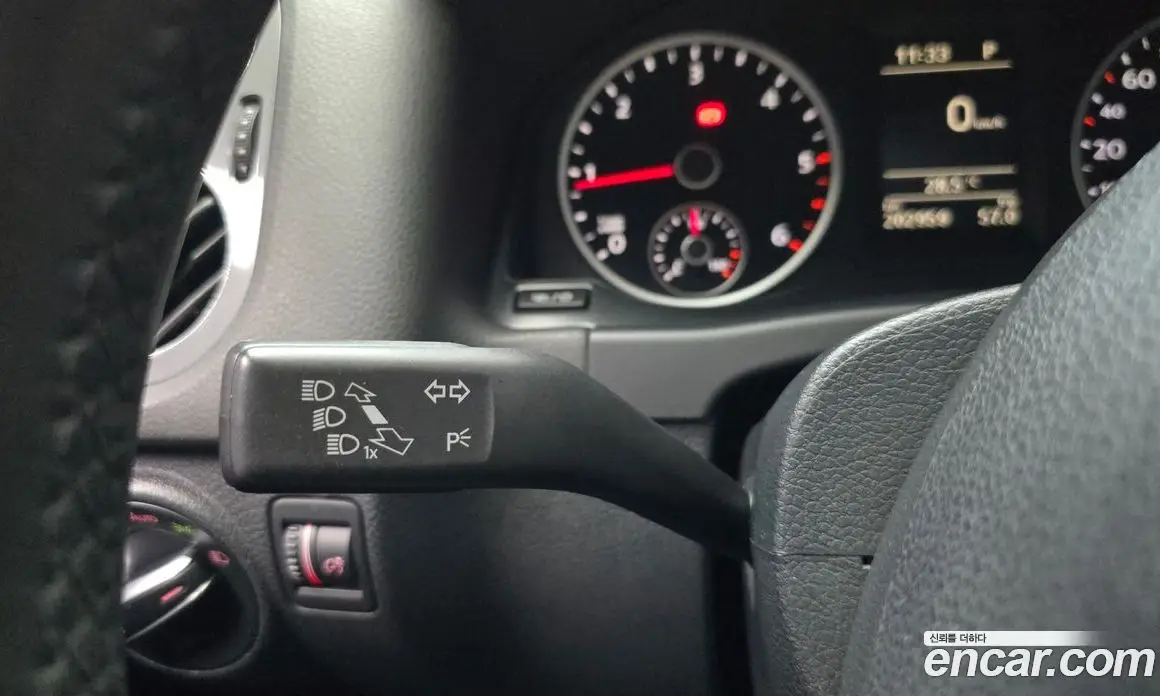Volkswagen Tiguan 2015 2.0 автомат (гидро), фото 19