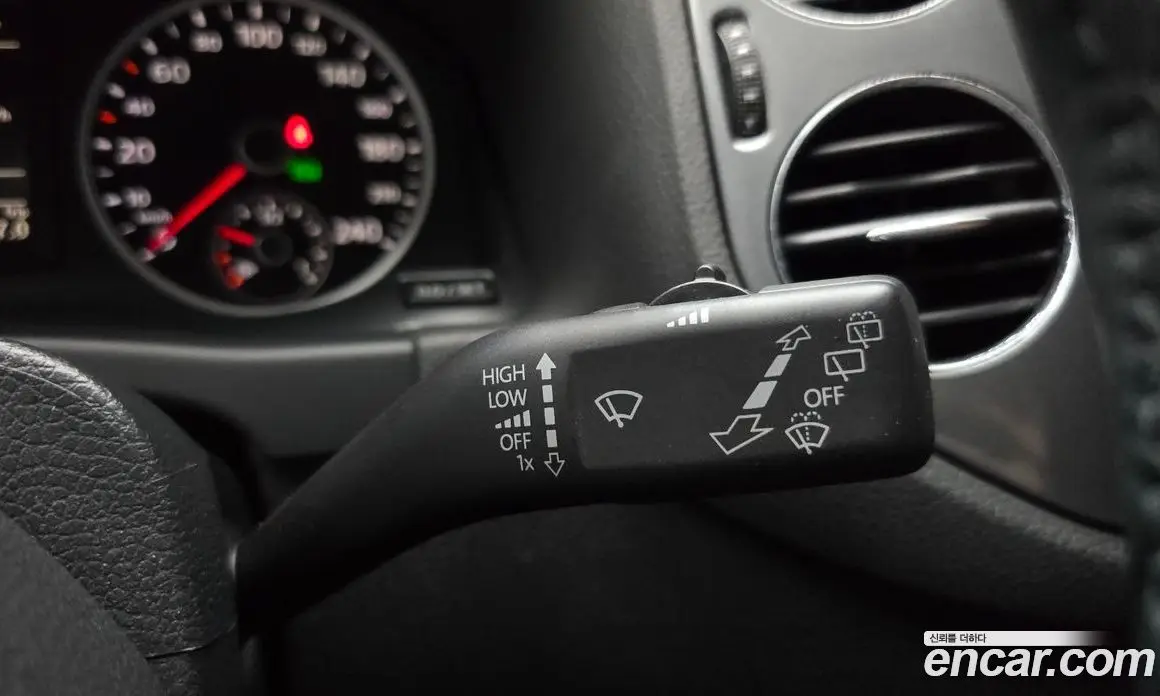 Volkswagen Tiguan 2015 2.0 автомат (гидро), фото 20