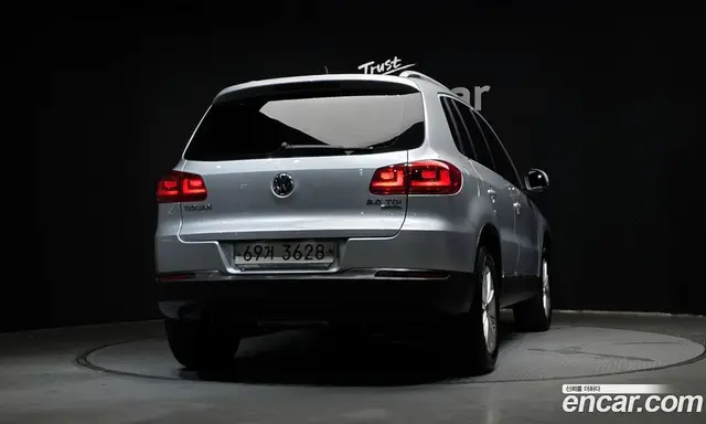 Volkswagen Tiguan 2015 2.0 автомат (гидро), миниатюра 4