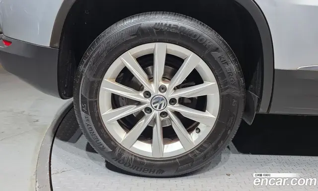 Volkswagen Tiguan 2015 2.0 автомат (гидро), миниатюра 5