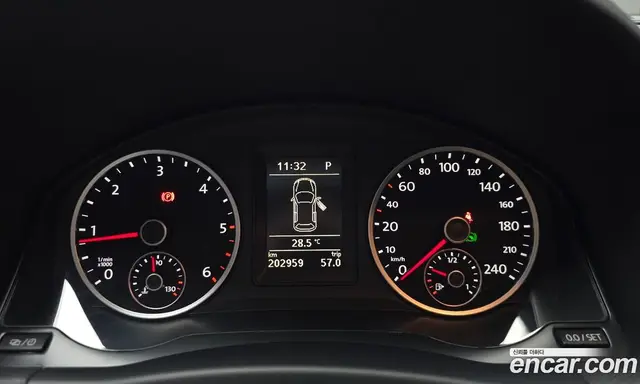 Volkswagen Tiguan 2015 2.0 автомат (гидро), миниатюра 8